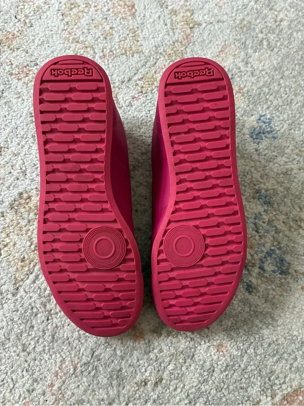 Reebok Princess Bright Pink Classic Low Tops-Size 7.5